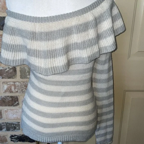 ROMEO & JULIET COTURE Y2K One Shoulder Stripe Sweater Gray & Winter White Size M - Picture 5 of 13